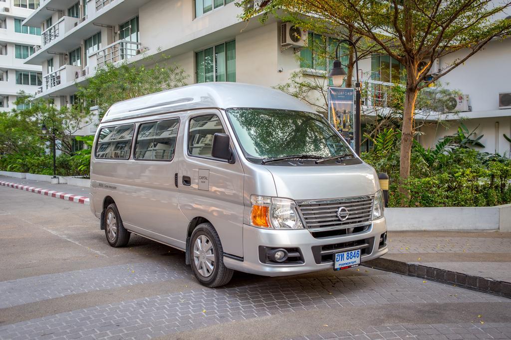 The Capital Resort @ Sukhumvit 50 Bangkok Luaran gambar 2015 Nissan Urvan