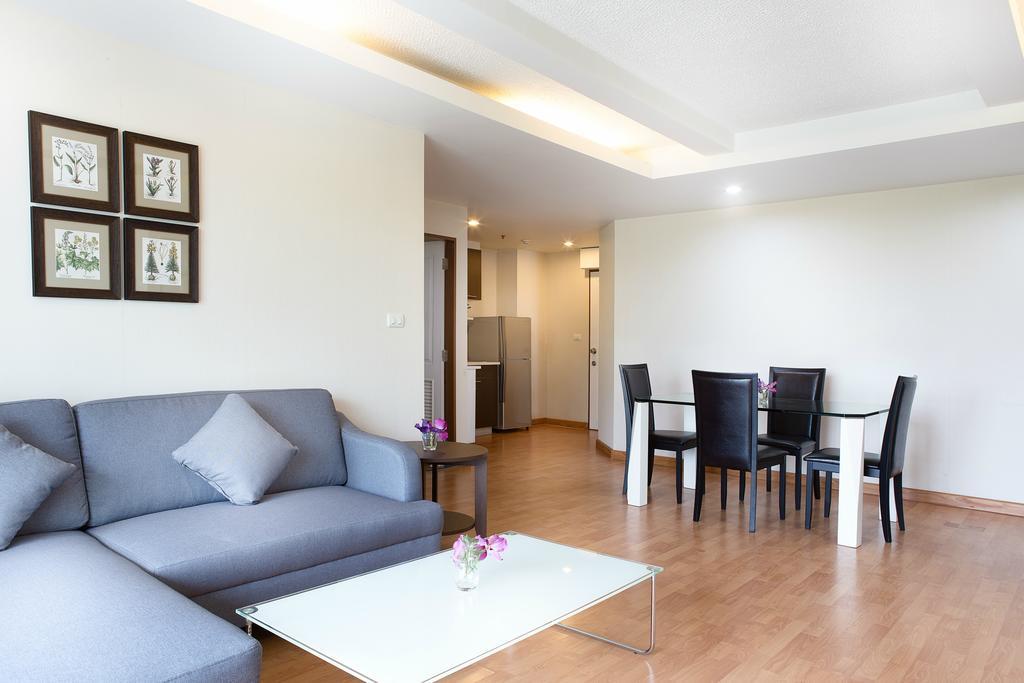 The Capital Resort @ Sukhumvit 50 Bangkok Luaran gambar A living room in a serviced apartment in Bangkok, Thailand