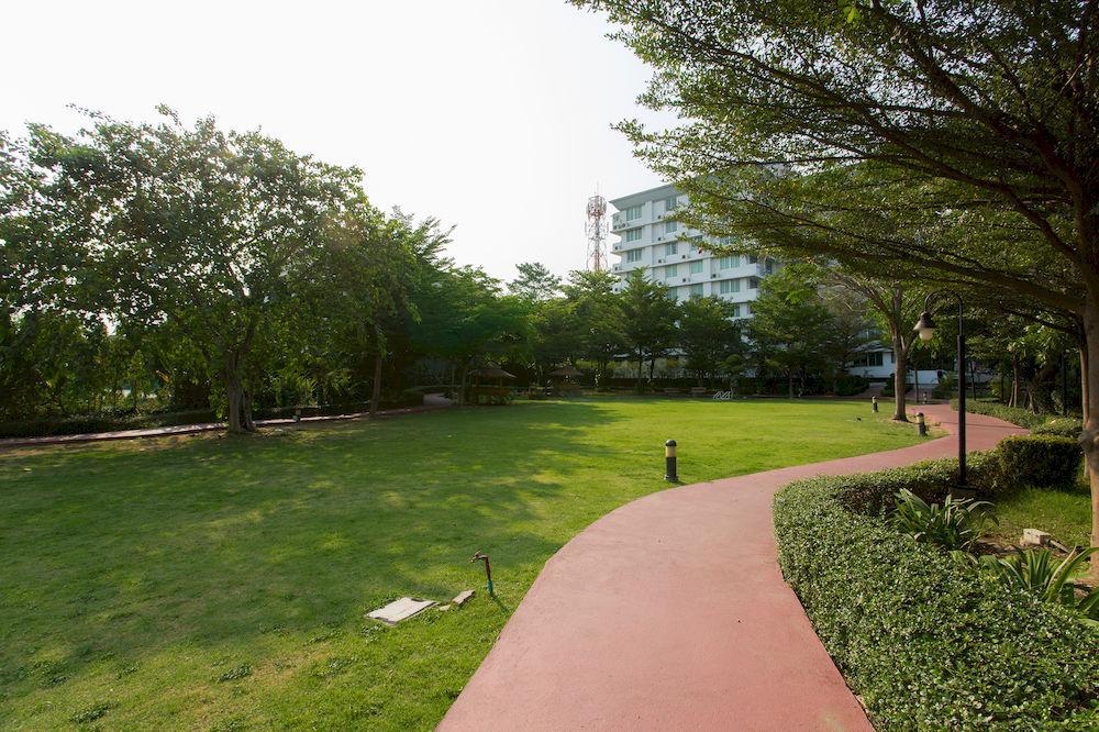 The Capital Resort @ Sukhumvit 50 Bangkok Luaran gambar The park