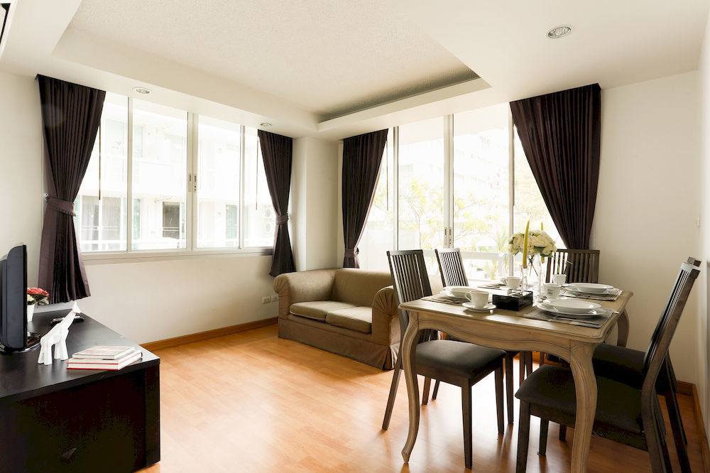 The Capital Resort @ Sukhumvit 50 Bangkok Luaran gambar A dining room