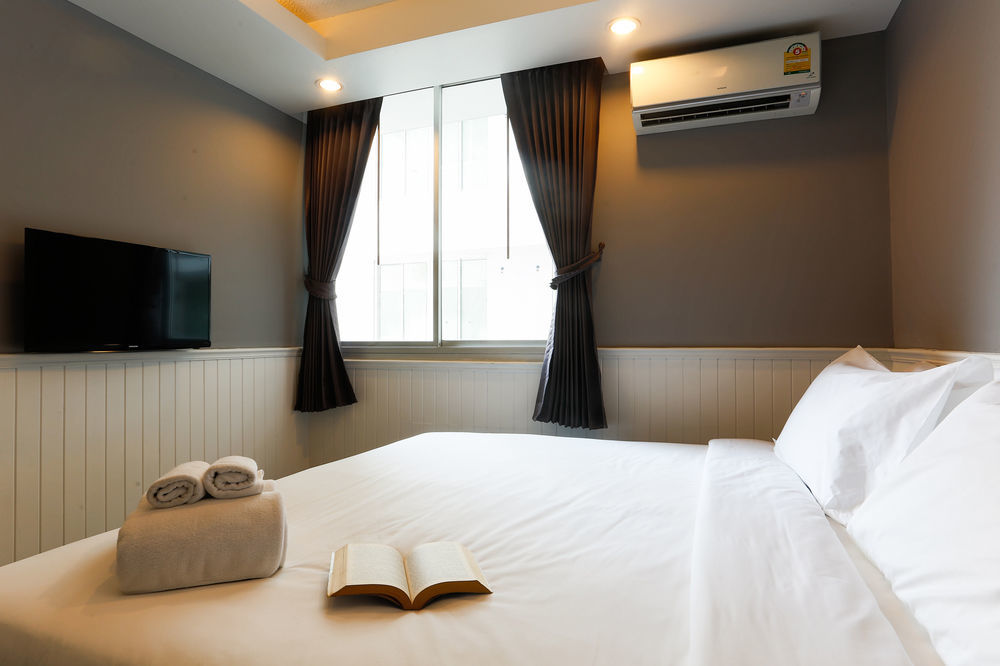 The Capital Resort @ Sukhumvit 50 Bangkok Luaran gambar A room at the hotel
