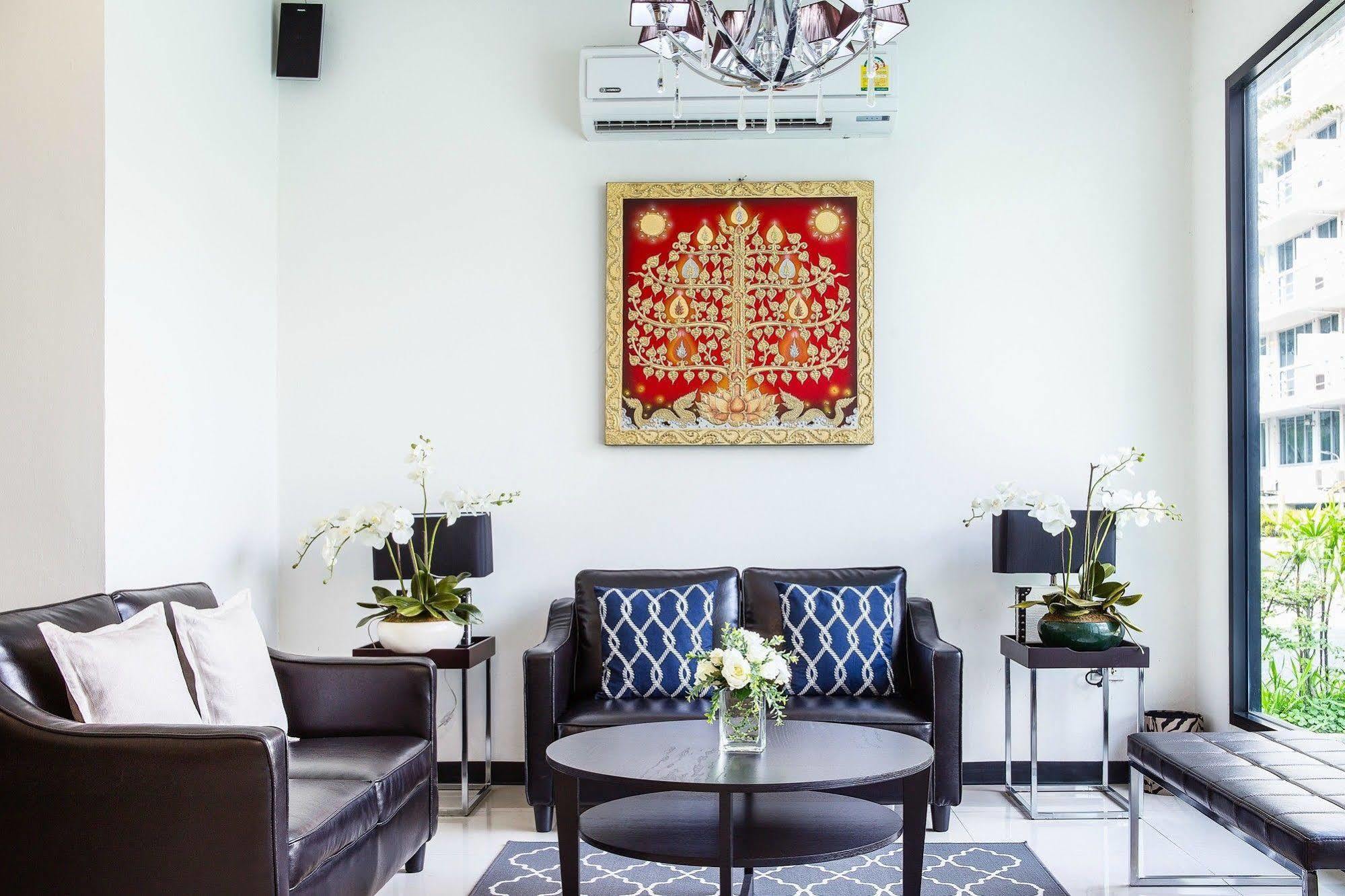 The Capital Resort @ Sukhumvit 50 Bangkok Luaran gambar The interior of the Thai Embassy in Singapore