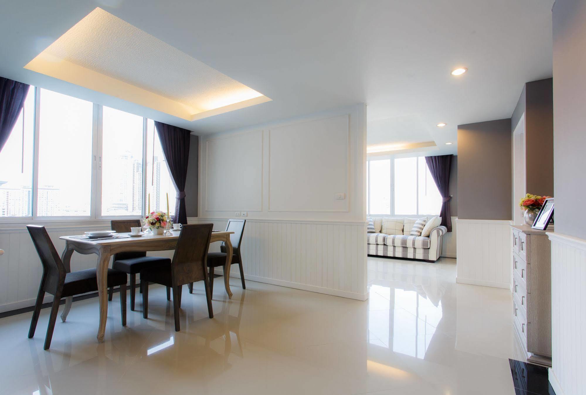 The Capital Resort @ Sukhumvit 50 Bangkok Luaran gambar A modern interior